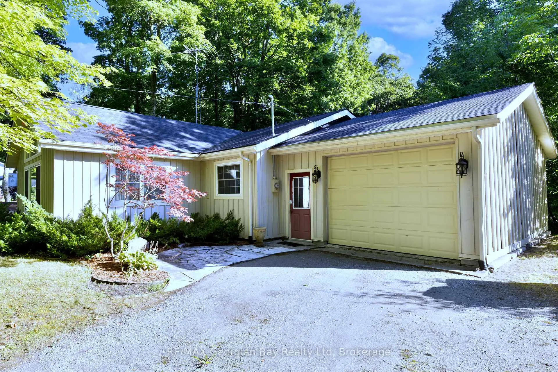 Photo 2 of 133 Timcourt Drive, Tiny, Rural Tiny — HOMEH