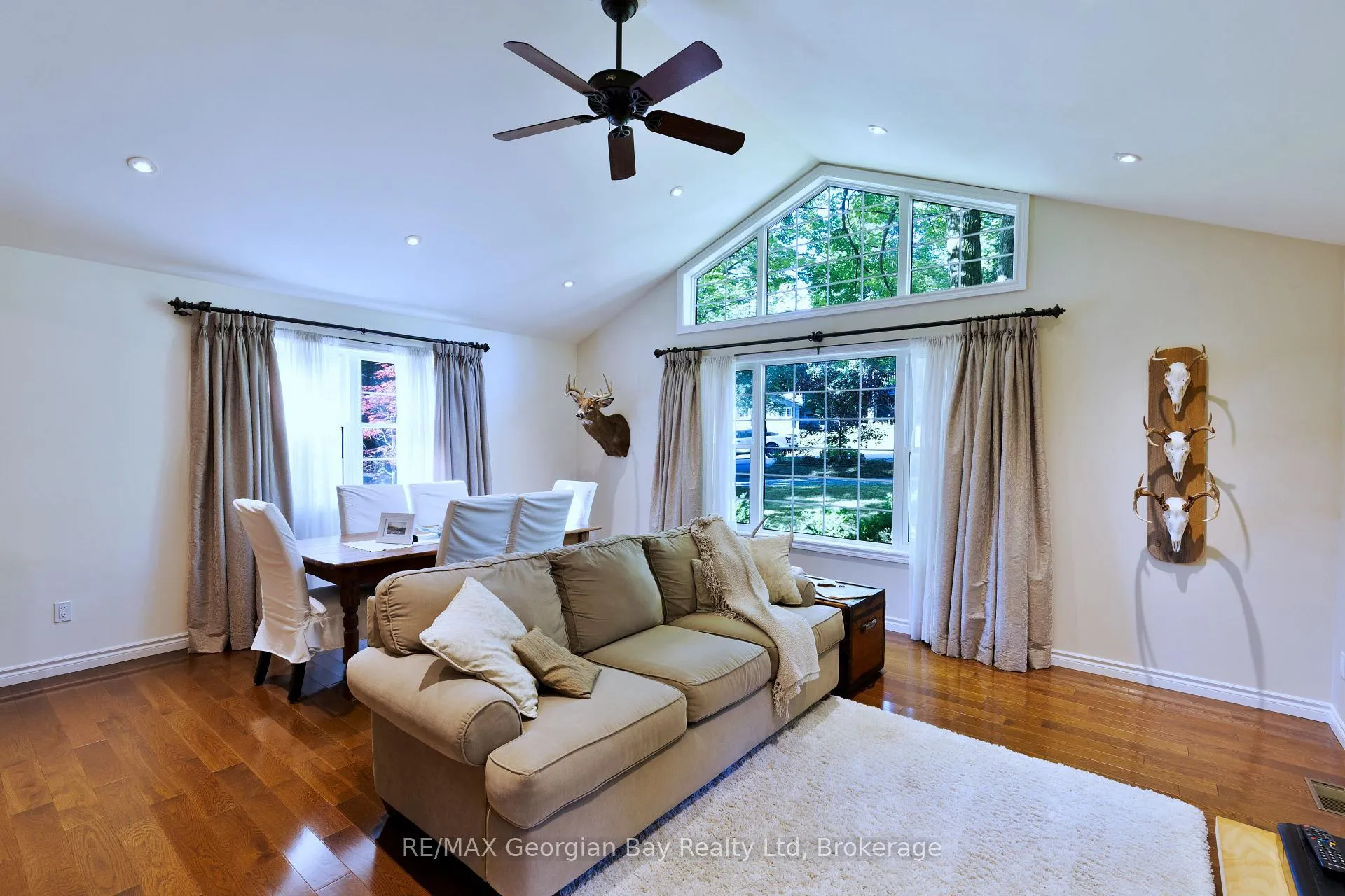 Photo 9 of 133 Timcourt Drive, Tiny, Rural Tiny — HOMEH