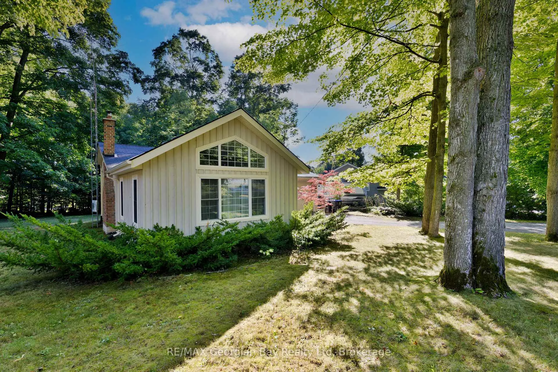 Photo 33 of 133 Timcourt Drive, Tiny, Rural Tiny — HOMEH