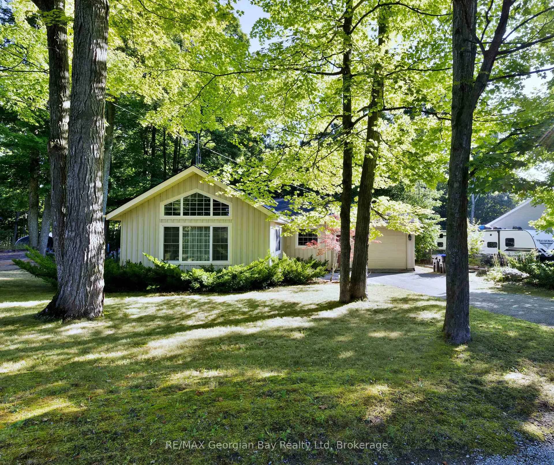 Photo 34 of 133 Timcourt Drive, Tiny, Rural Tiny — HOMEH