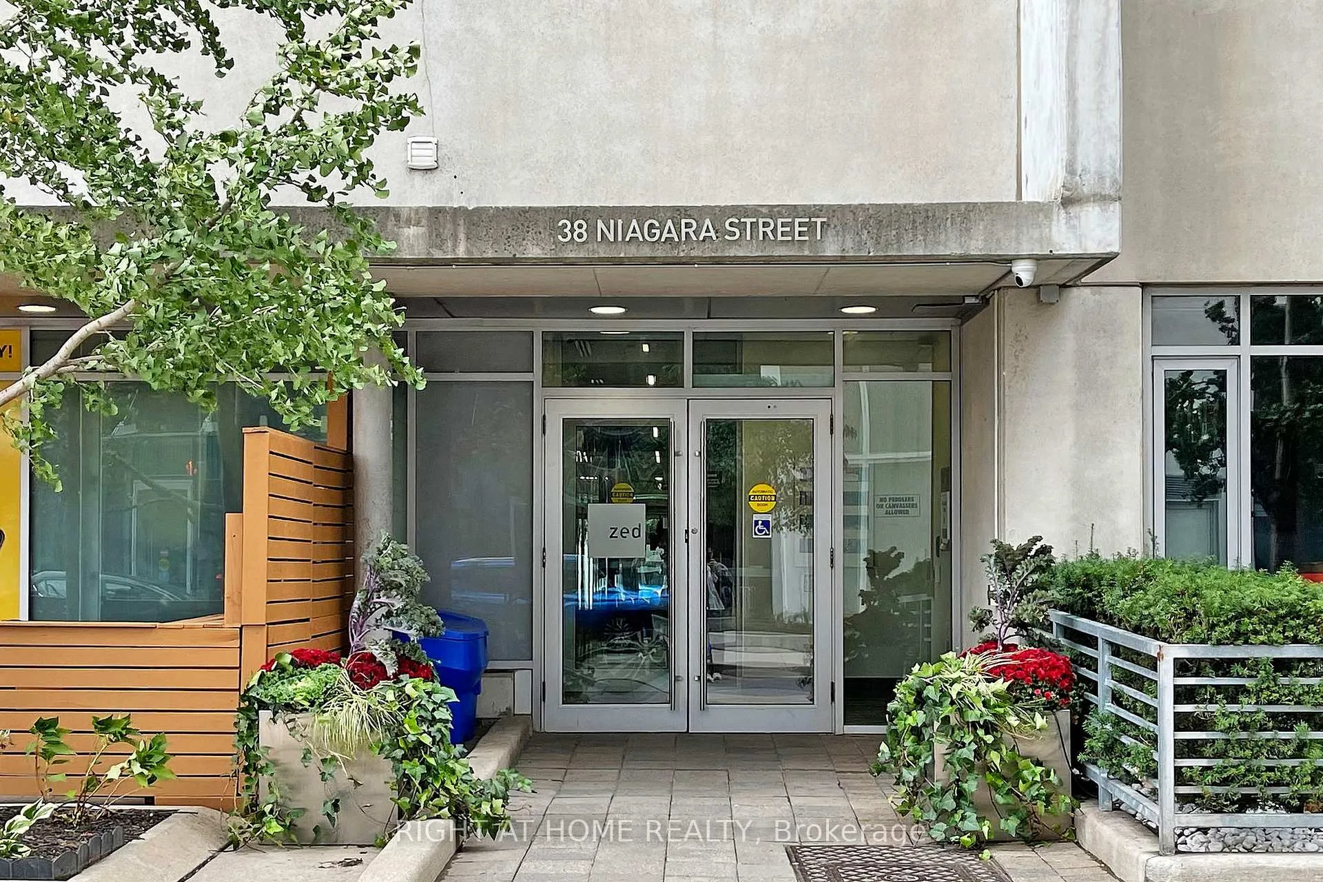 Photo 2 of Unit 312, 38 Niagara Street, Toronto, Waterfront Communities — HOMEH