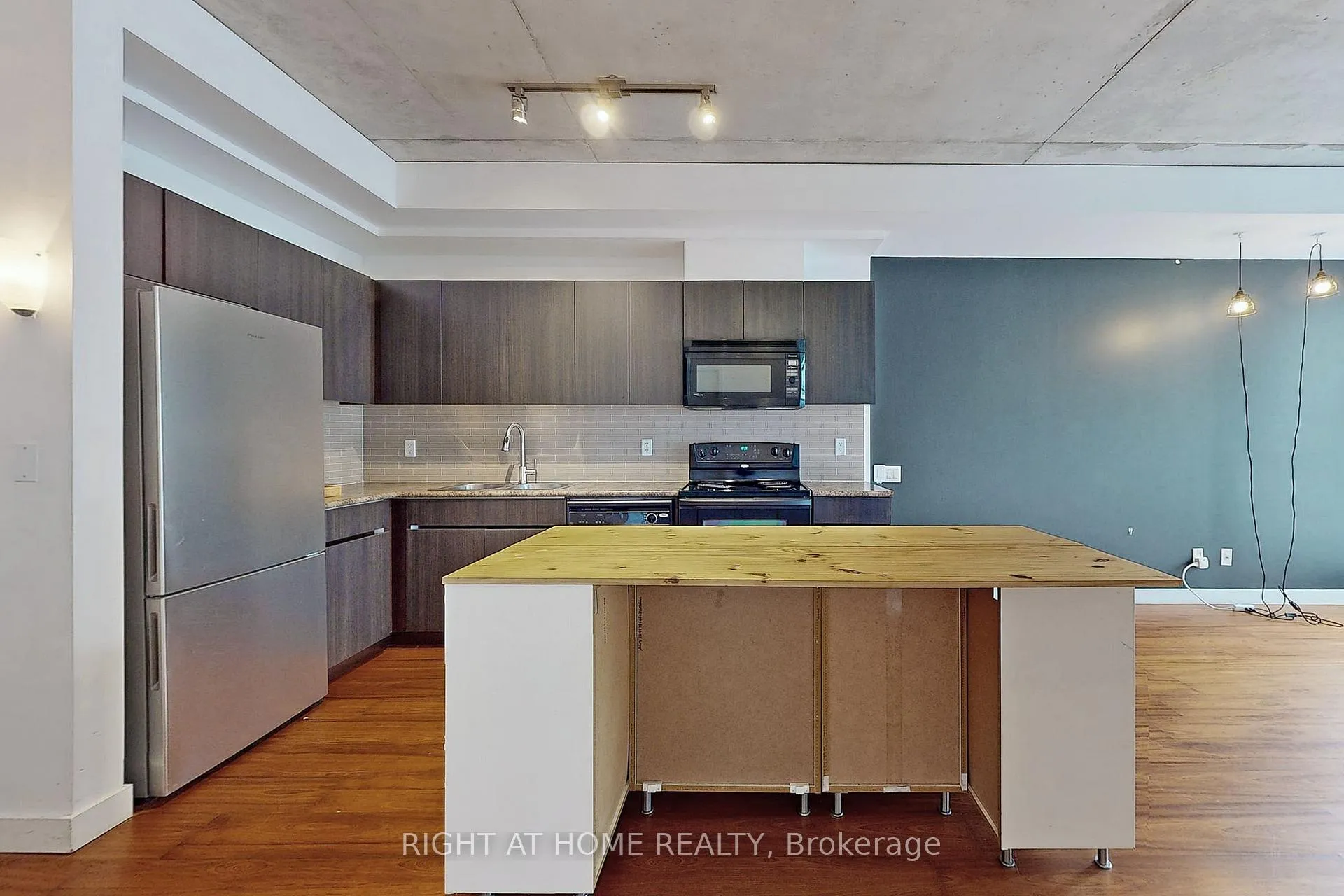 Photo 8 of Unit 312, 38 Niagara Street, Toronto, Waterfront Communities — HOMEH