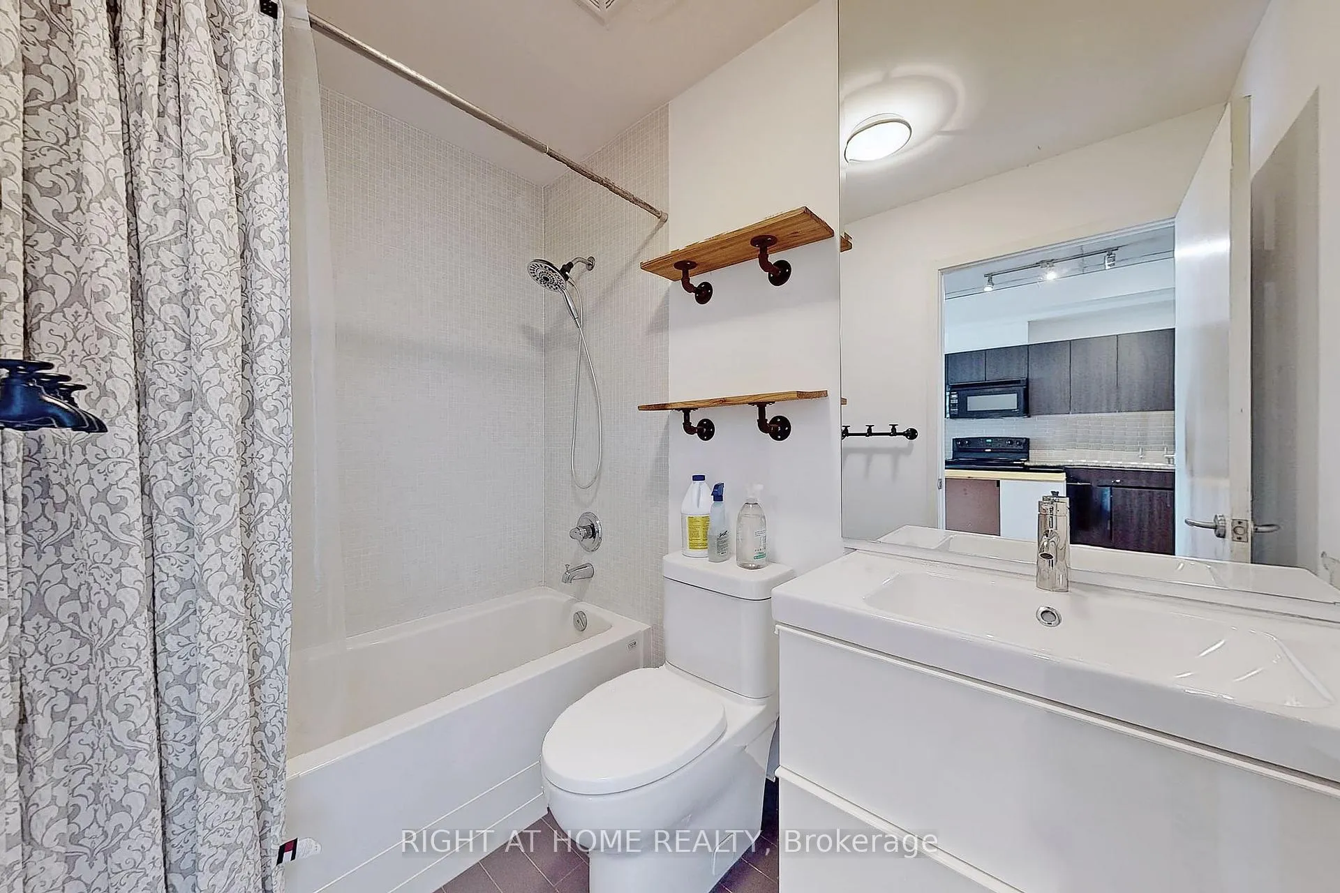 Photo 15 of Unit 312, 38 Niagara Street, Toronto, Waterfront Communities — HOMEH