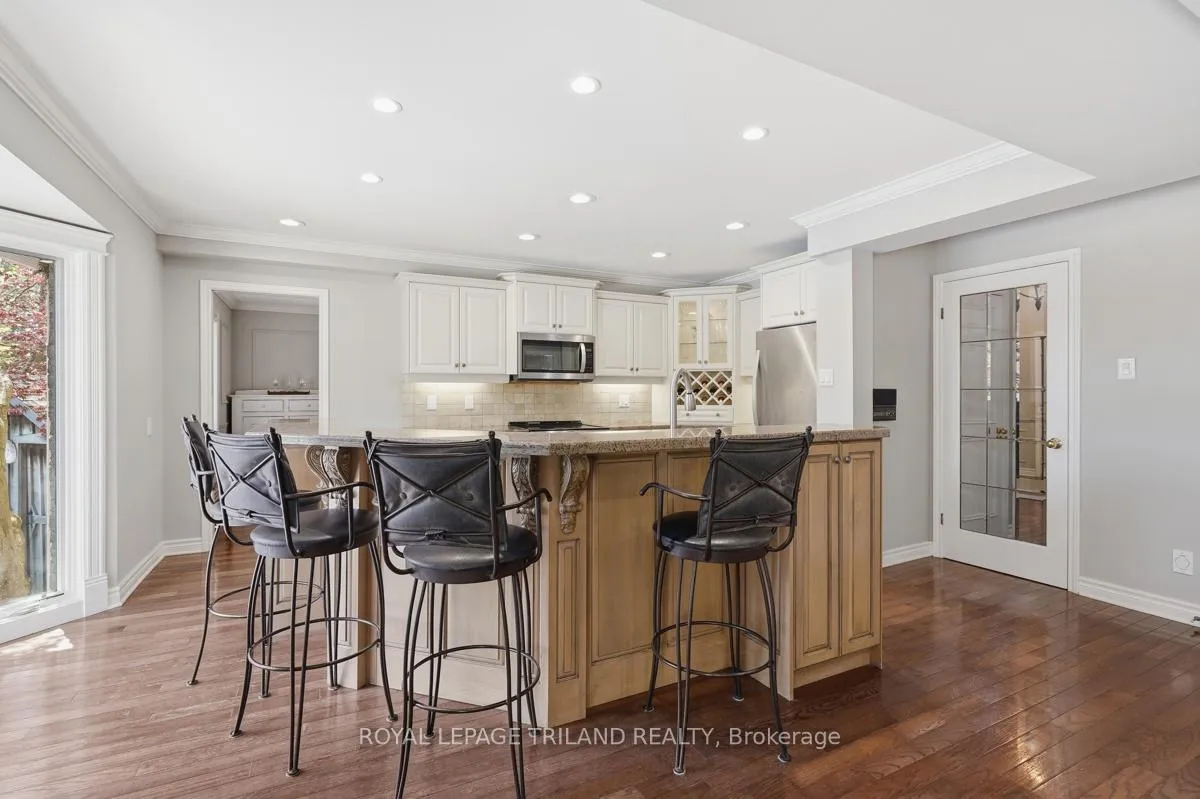 Photo 8 of 48 Tamarack Crescent, London, South L — HOMEH