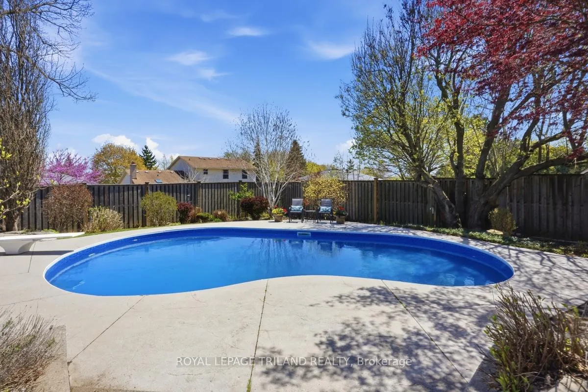Photo 36 of 48 Tamarack Crescent, London, South L — HOMEH