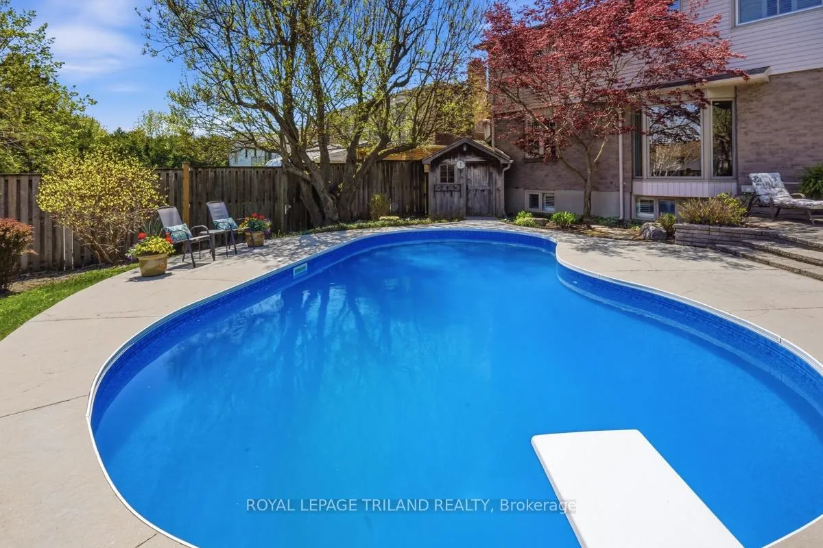 Photo 37 of 48 Tamarack Crescent, London, South L — HOMEH