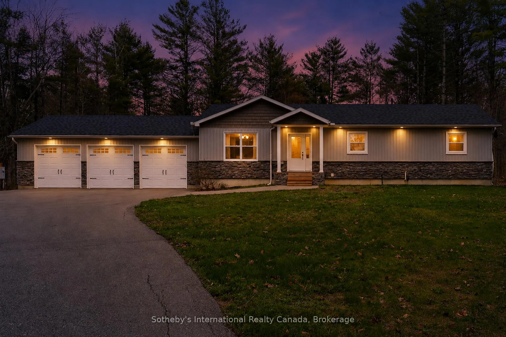 Photo 2 of 1021 Tower Crescent, Gravenhurst, Morrison — HOMEH