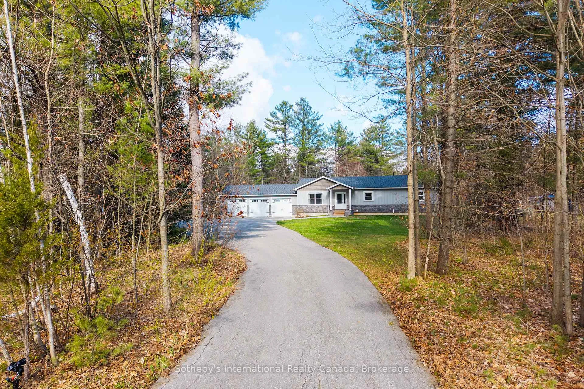 Photo 4 of 1021 Tower Crescent, Gravenhurst, Morrison — HOMEH