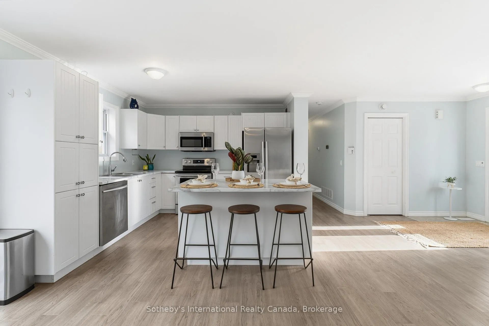 Photo 1 of 1021 Tower Crescent, Gravenhurst, Morrison — HOMEH