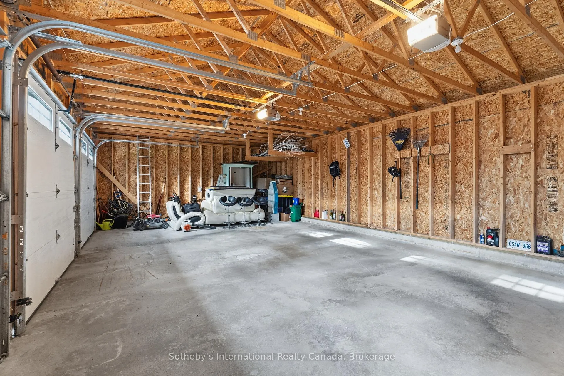 Photo 33 of 1021 Tower Crescent, Gravenhurst, Morrison — HOMEH