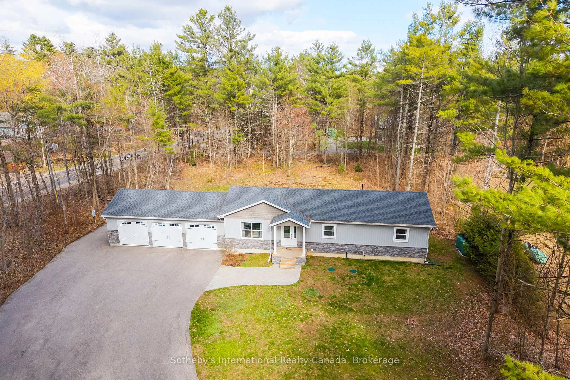 Photo 36 of 1021 Tower Crescent, Gravenhurst, Morrison — HOMEH