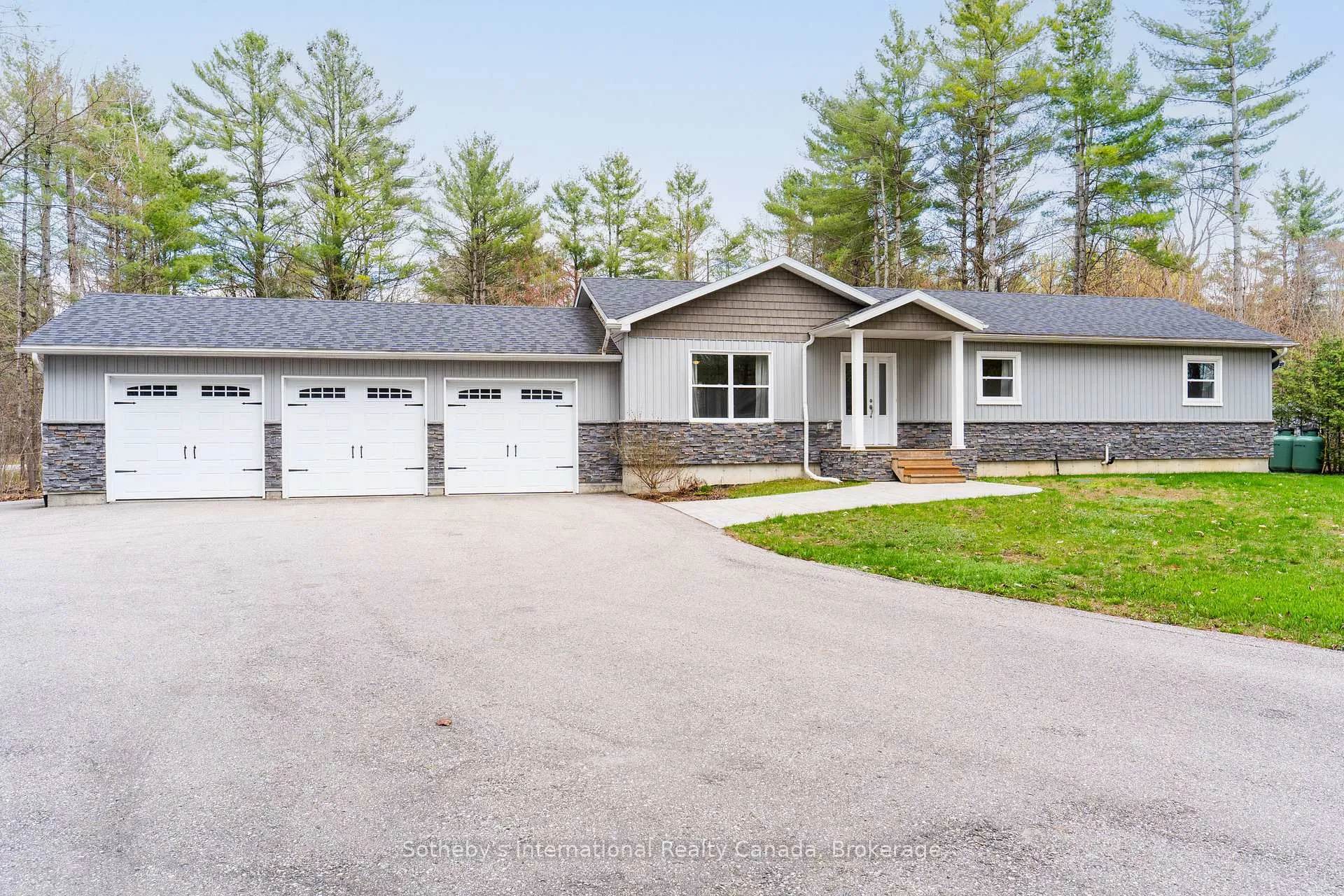 Photo 38 of 1021 Tower Crescent, Gravenhurst, Morrison — HOMEH