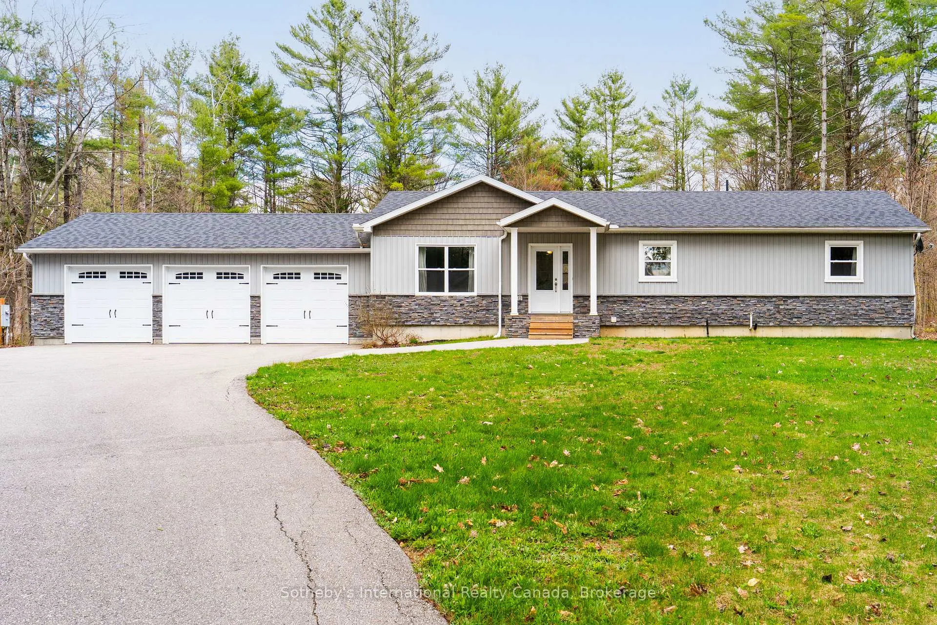 Photo 39 of 1021 Tower Crescent, Gravenhurst, Morrison — HOMEH