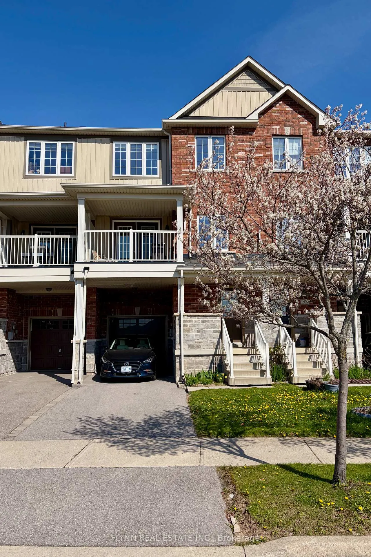 Photo 1 of 130 Truedell Circle, Hamilton, Waterdown — HOMEH