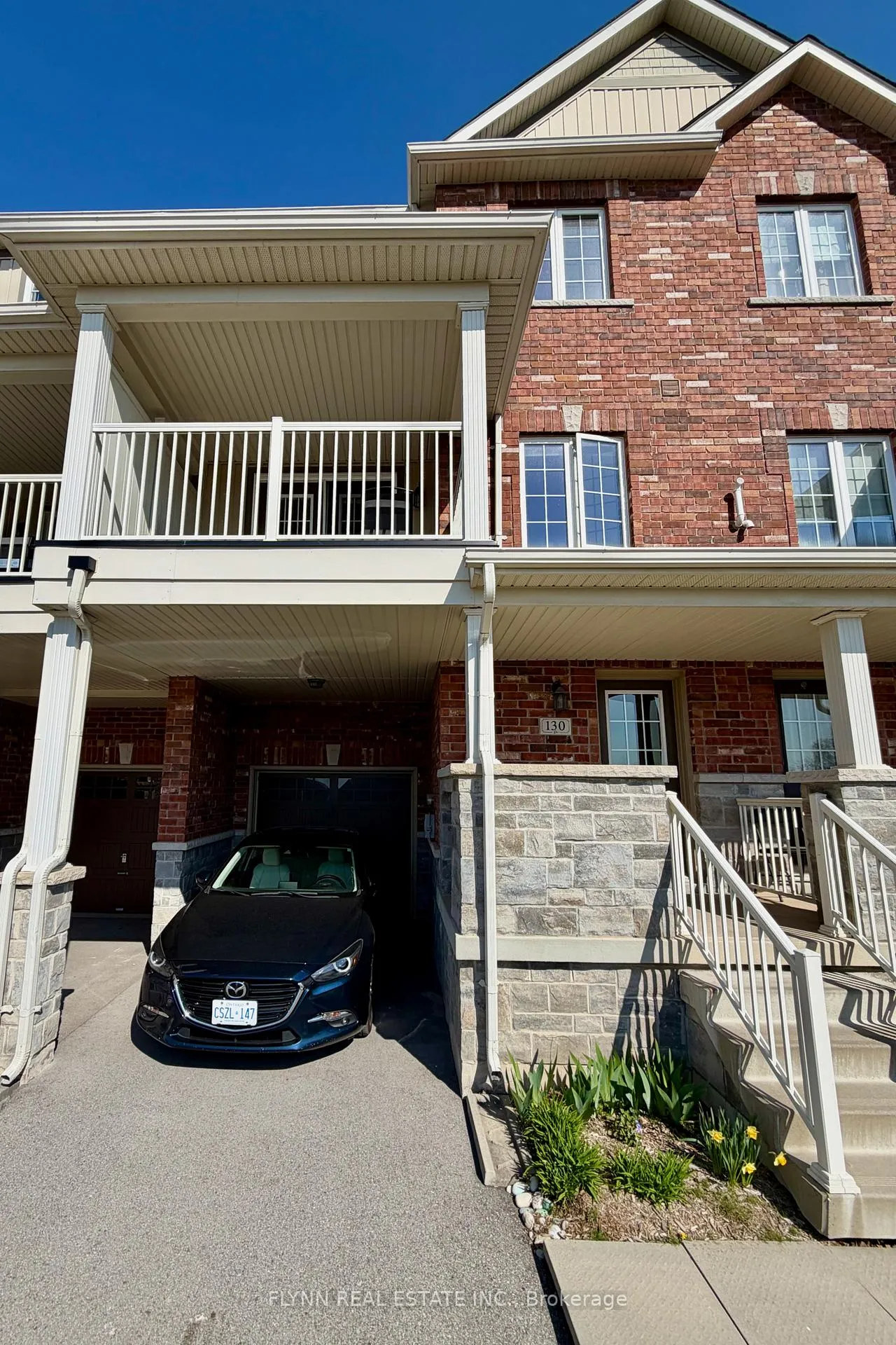Photo 3 of 130 Truedell Circle, Hamilton, Waterdown — HOMEH