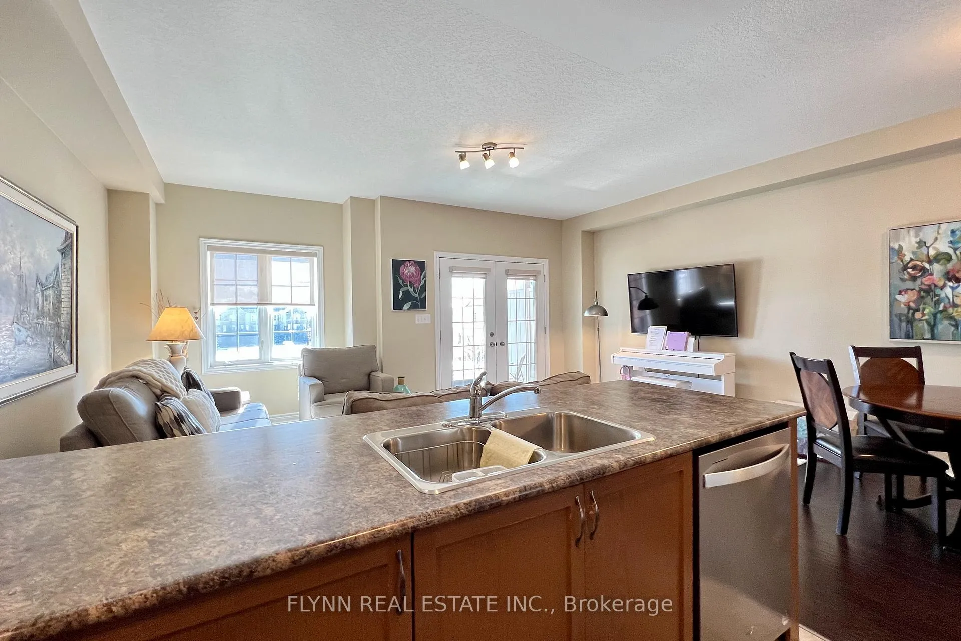 Photo 6 of 130 Truedell Circle, Hamilton, Waterdown — HOMEH