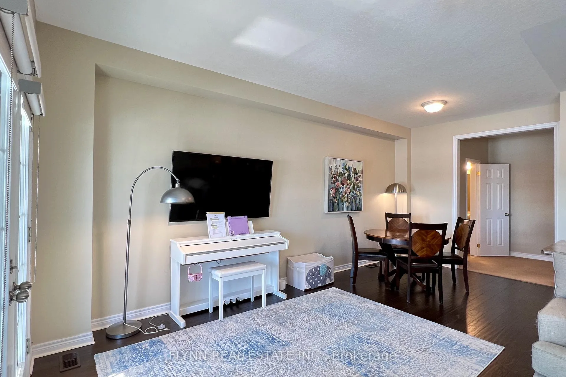 Photo 12 of 130 Truedell Circle, Hamilton, Waterdown — HOMEH