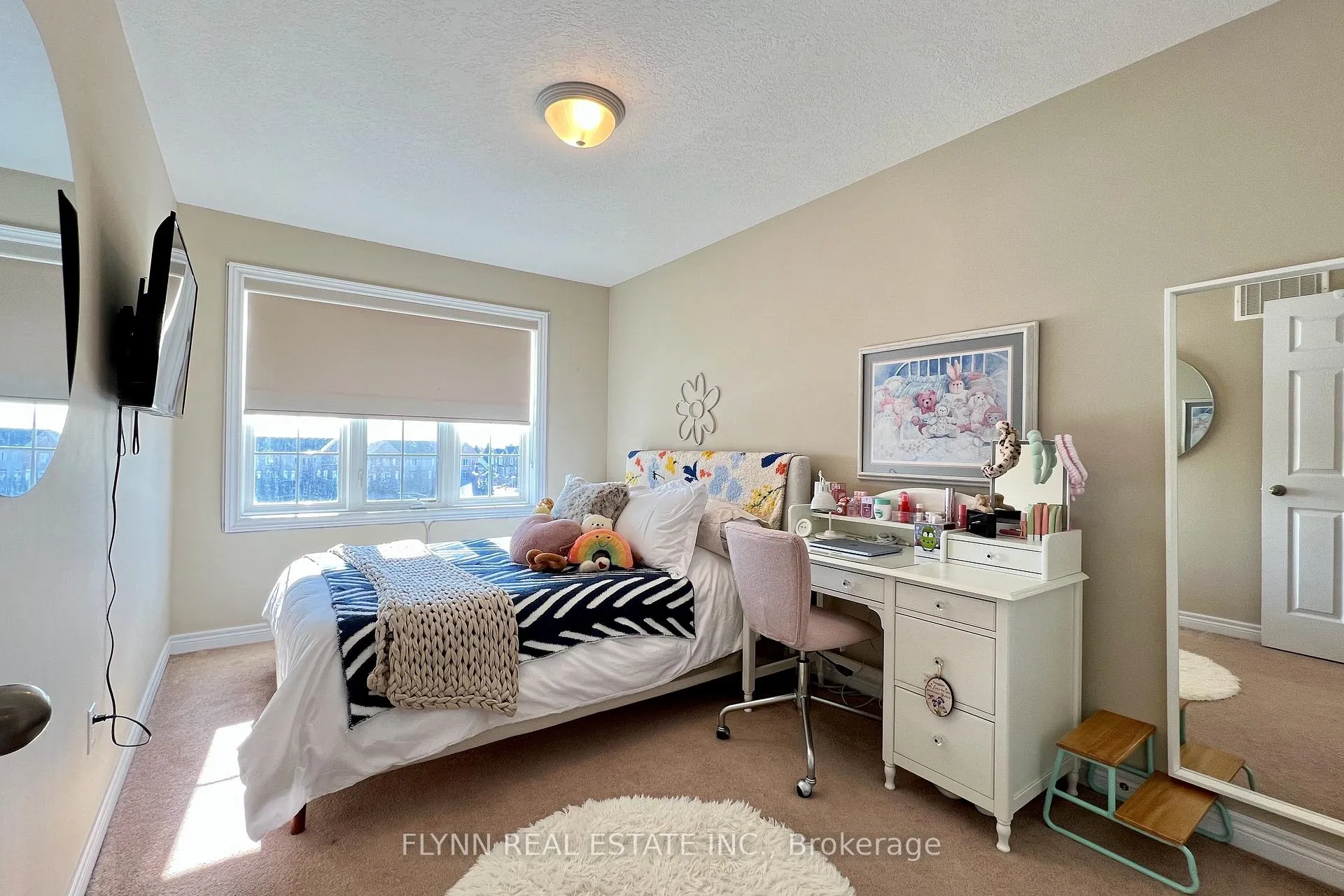 Photo 26 of 130 Truedell Circle, Hamilton, Waterdown — HOMEH