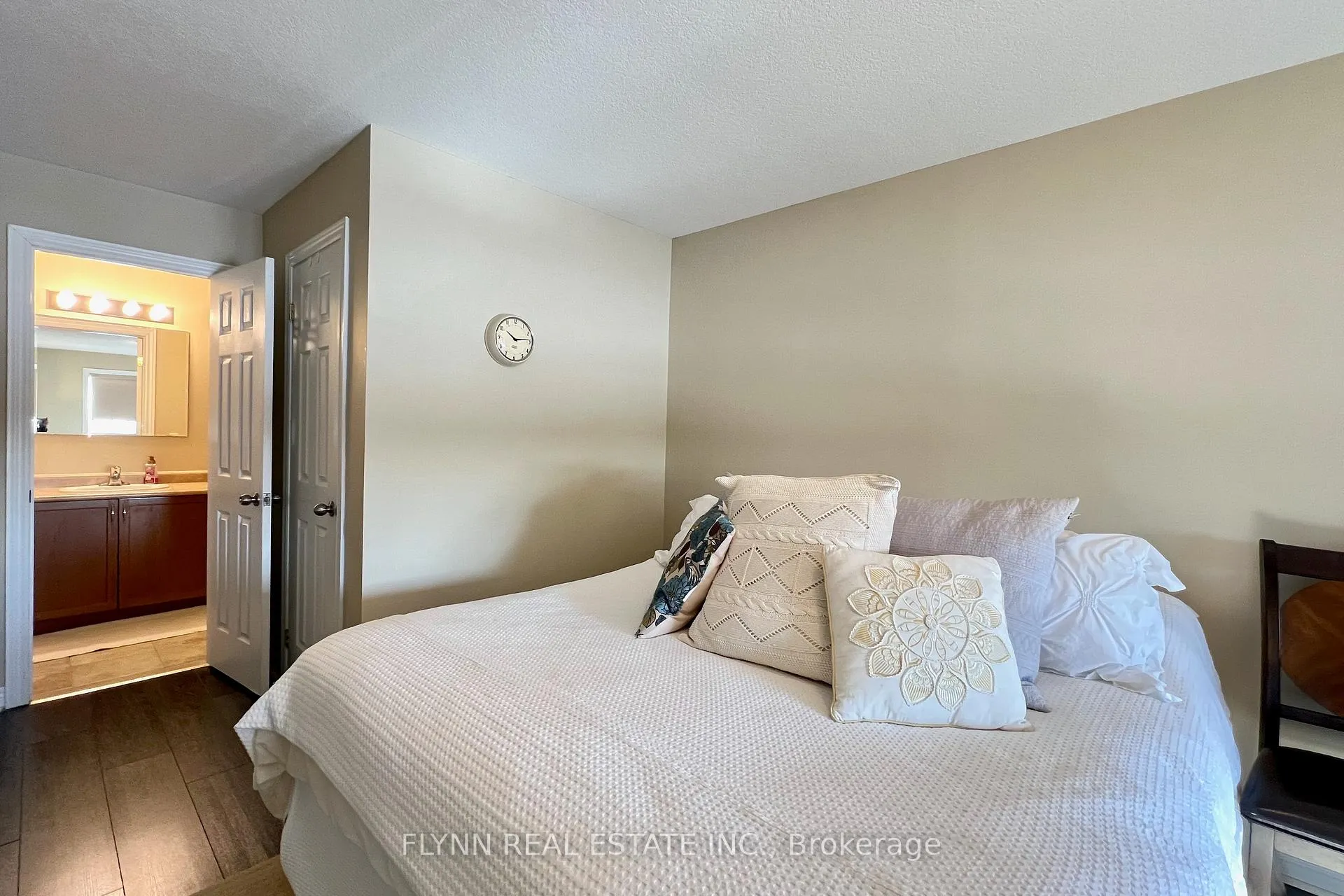 Photo 31 of 130 Truedell Circle, Hamilton, Waterdown — HOMEH
