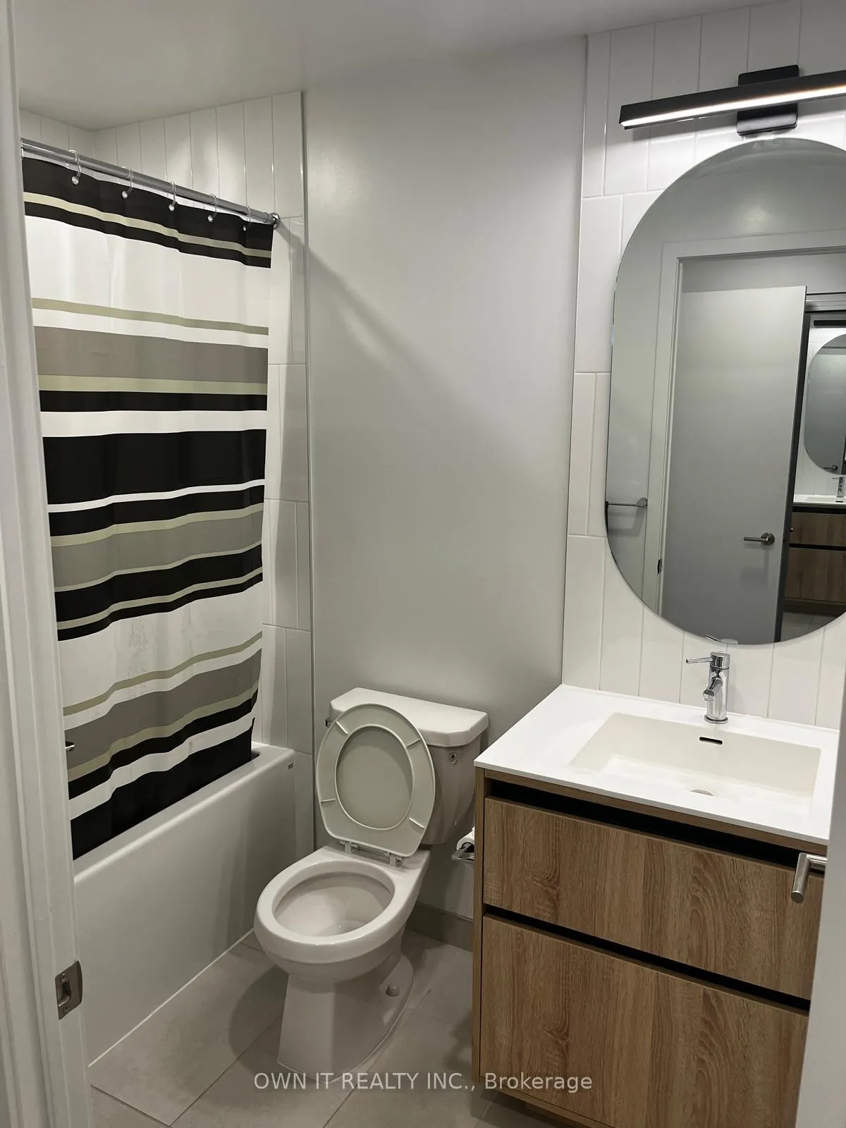 Photo 8 of Unit 513, 7950 Bathurst Street, Vaughan, Beverley Glen — HOMEH