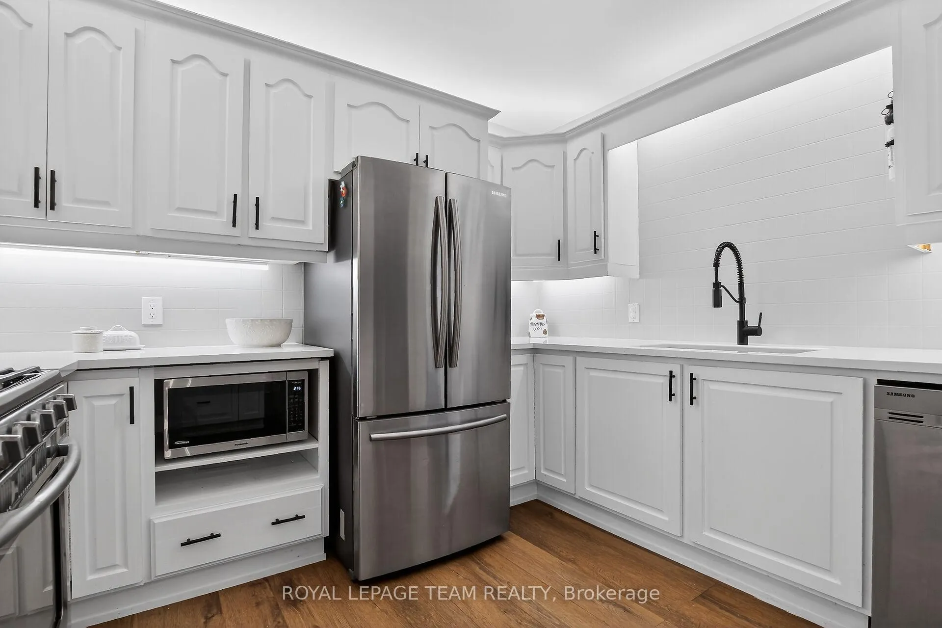 Photo 8 of 44 Ballantrae Way, Ottawa, Kanata - Glencairn/Hazeldean — HOMEH
