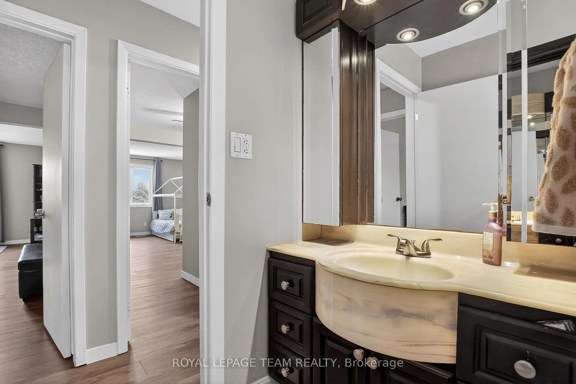 Photo 17 of 44 Ballantrae Way, Ottawa, Kanata - Glencairn/Hazeldean — HOMEH