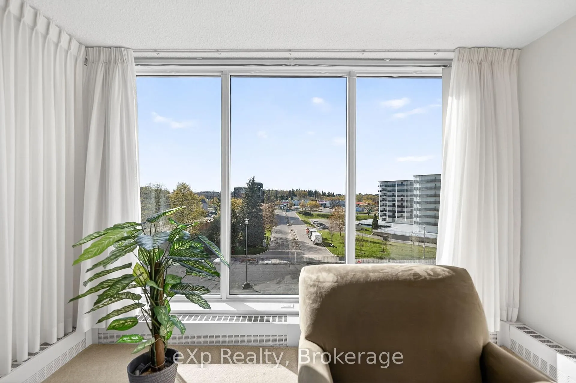 Photo 12 of Unit 408, 19 Woodlawn Road E, Guelph, Riverside Park — HOMEH