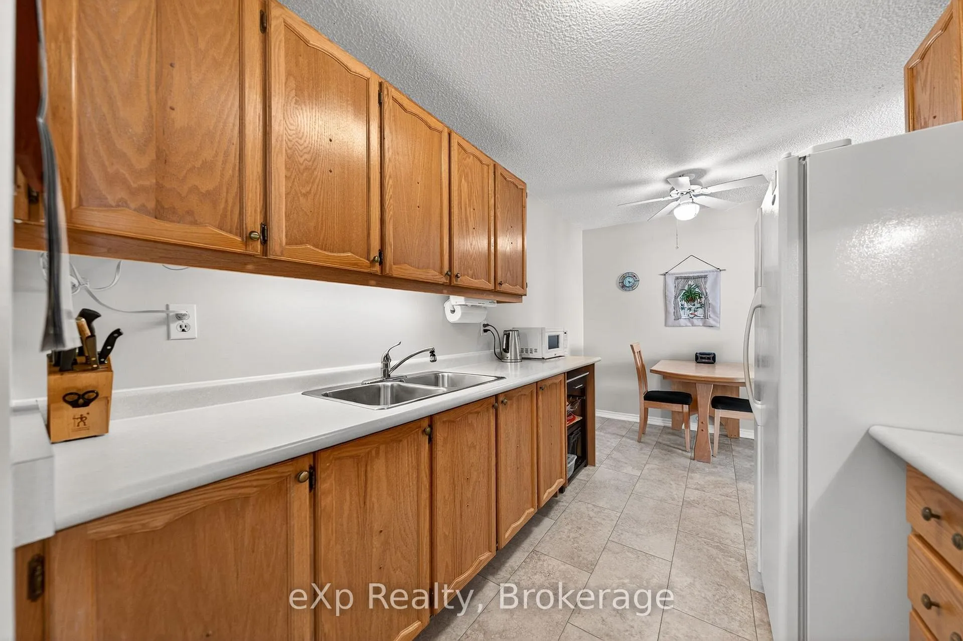 Photo 19 of Unit 408, 19 Woodlawn Road E, Guelph, Riverside Park — HOMEH