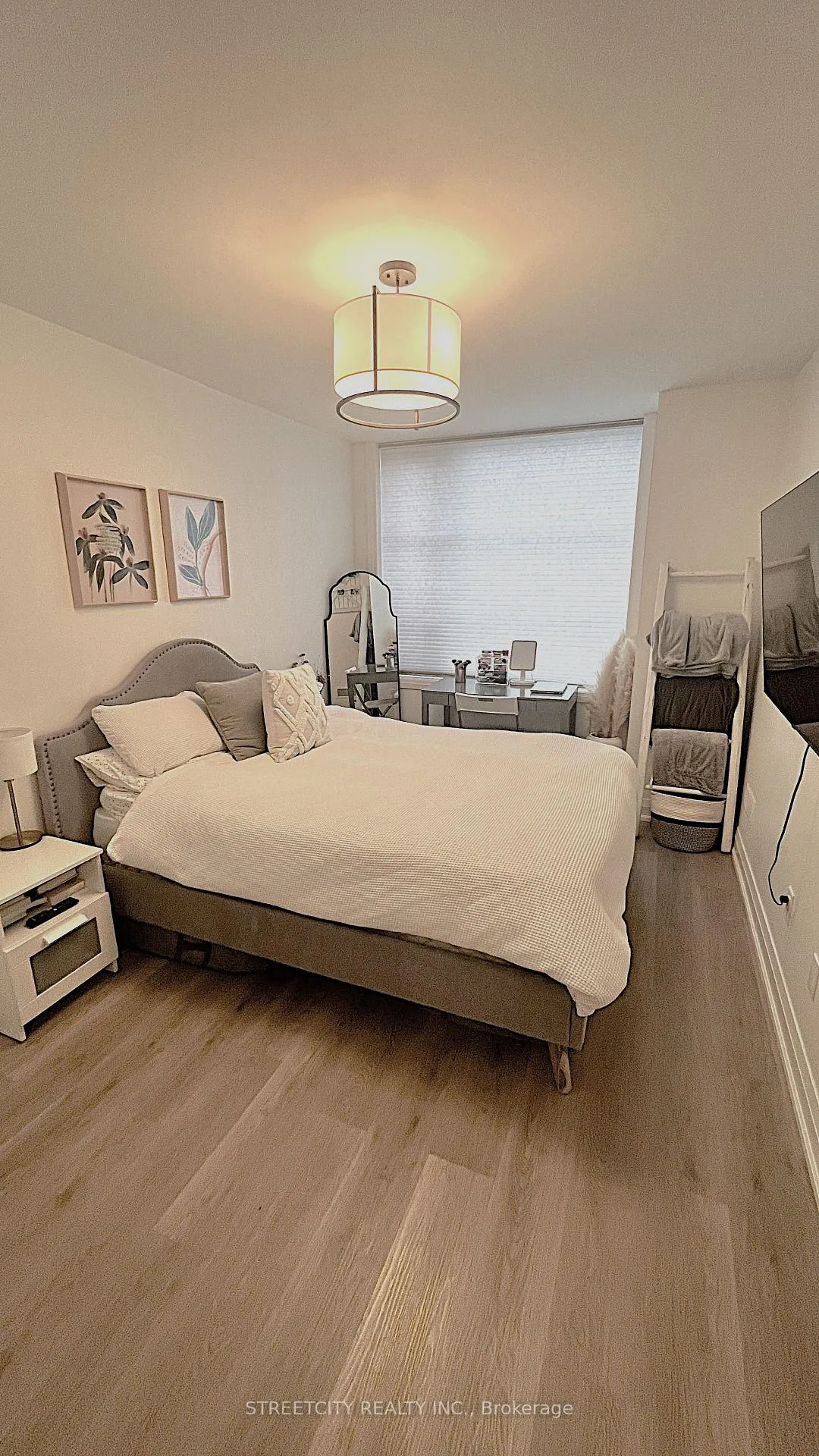 Photo 5 of Unit 31, 3900 Savoy Street E, London, South V — HOMEH