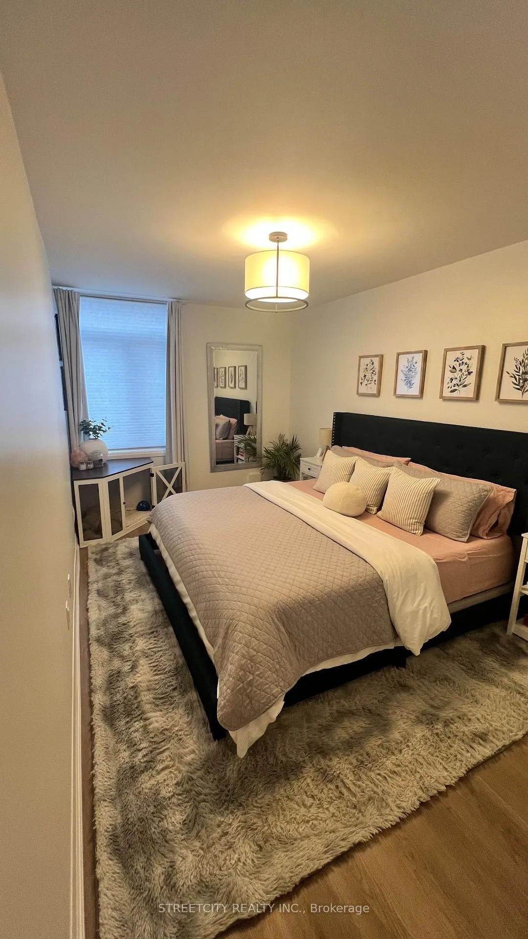Photo 10 of Unit 31, 3900 Savoy Street E, London, South V — HOMEH