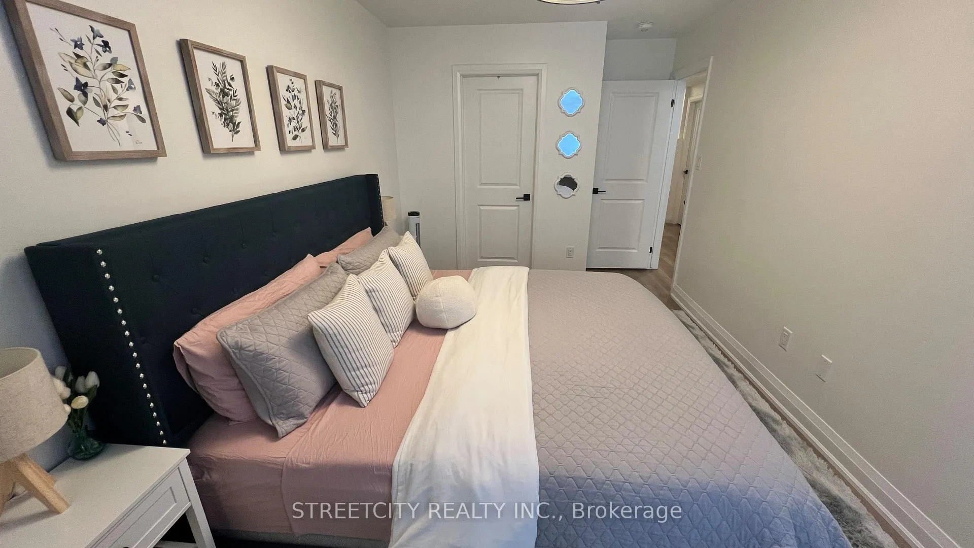 Photo 11 of Unit 31, 3900 Savoy Street E, London, South V — HOMEH
