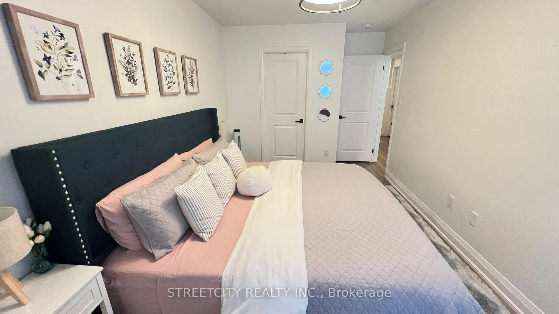 Photo 12 of Unit 31, 3900 Savoy Street E, London, South V — HOMEH