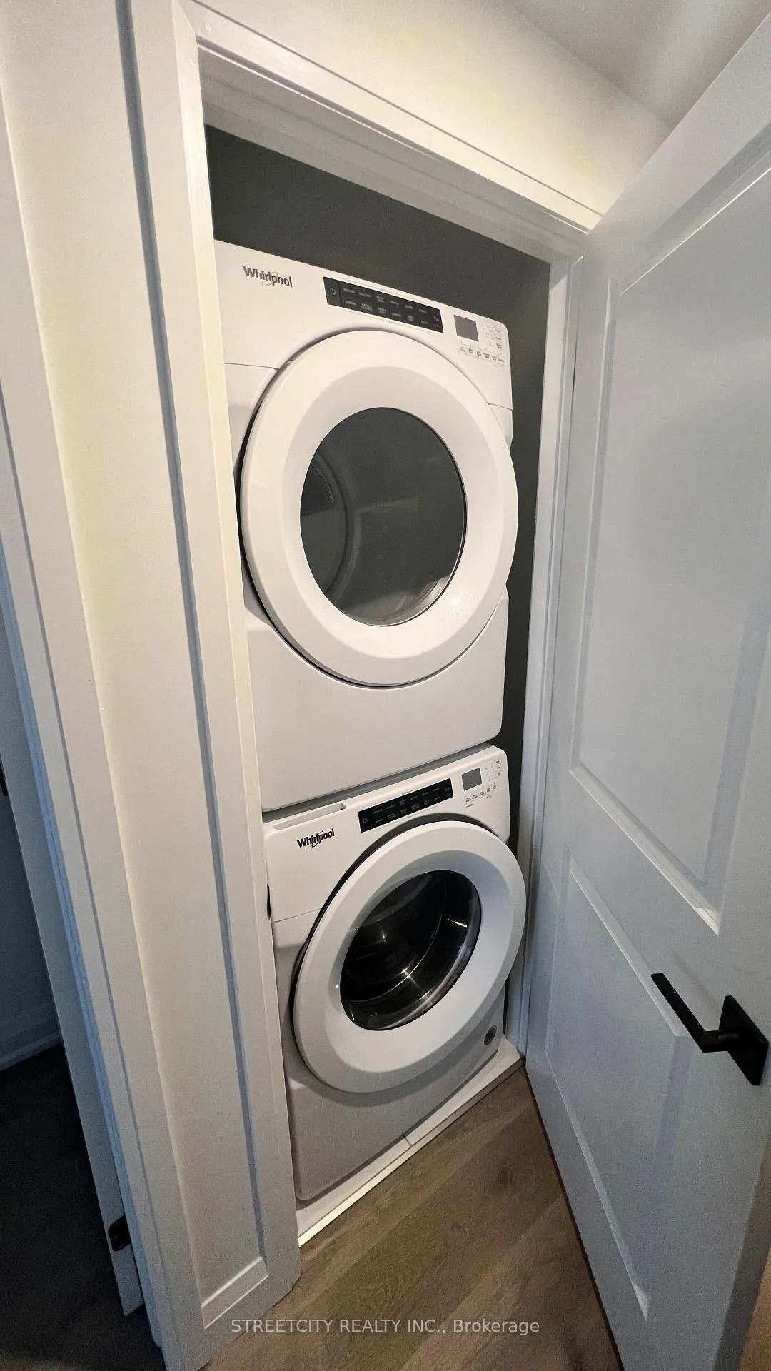 Photo 18 of Unit 31, 3900 Savoy Street E, London, South V — HOMEH