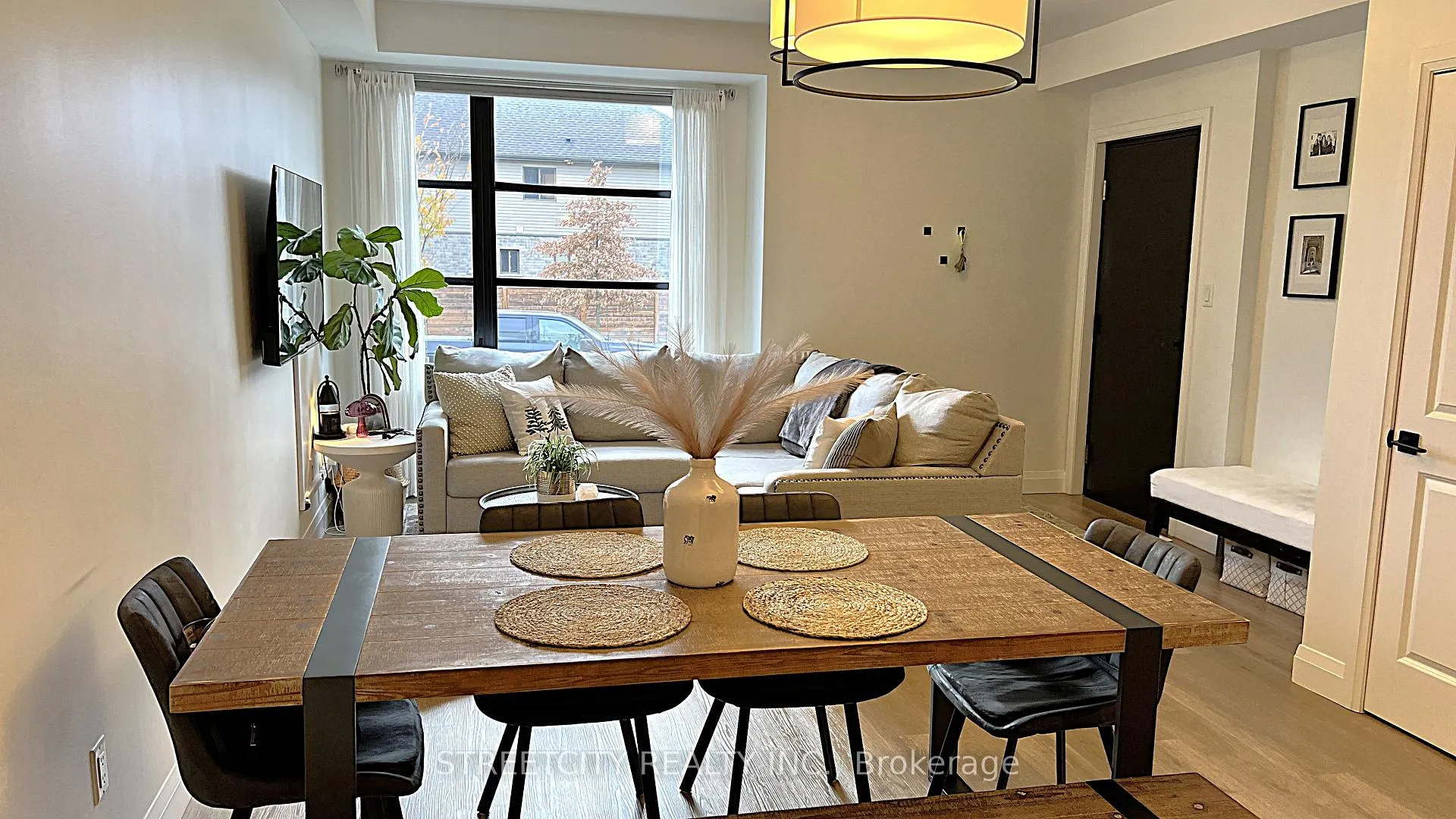 Photo 23 of Unit 31, 3900 Savoy Street E, London, South V — HOMEH