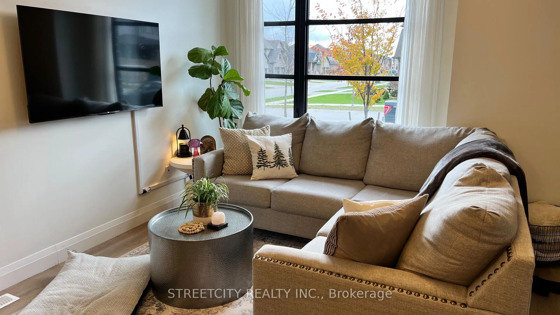 Photo 26 of Unit 31, 3900 Savoy Street E, London, South V — HOMEH
