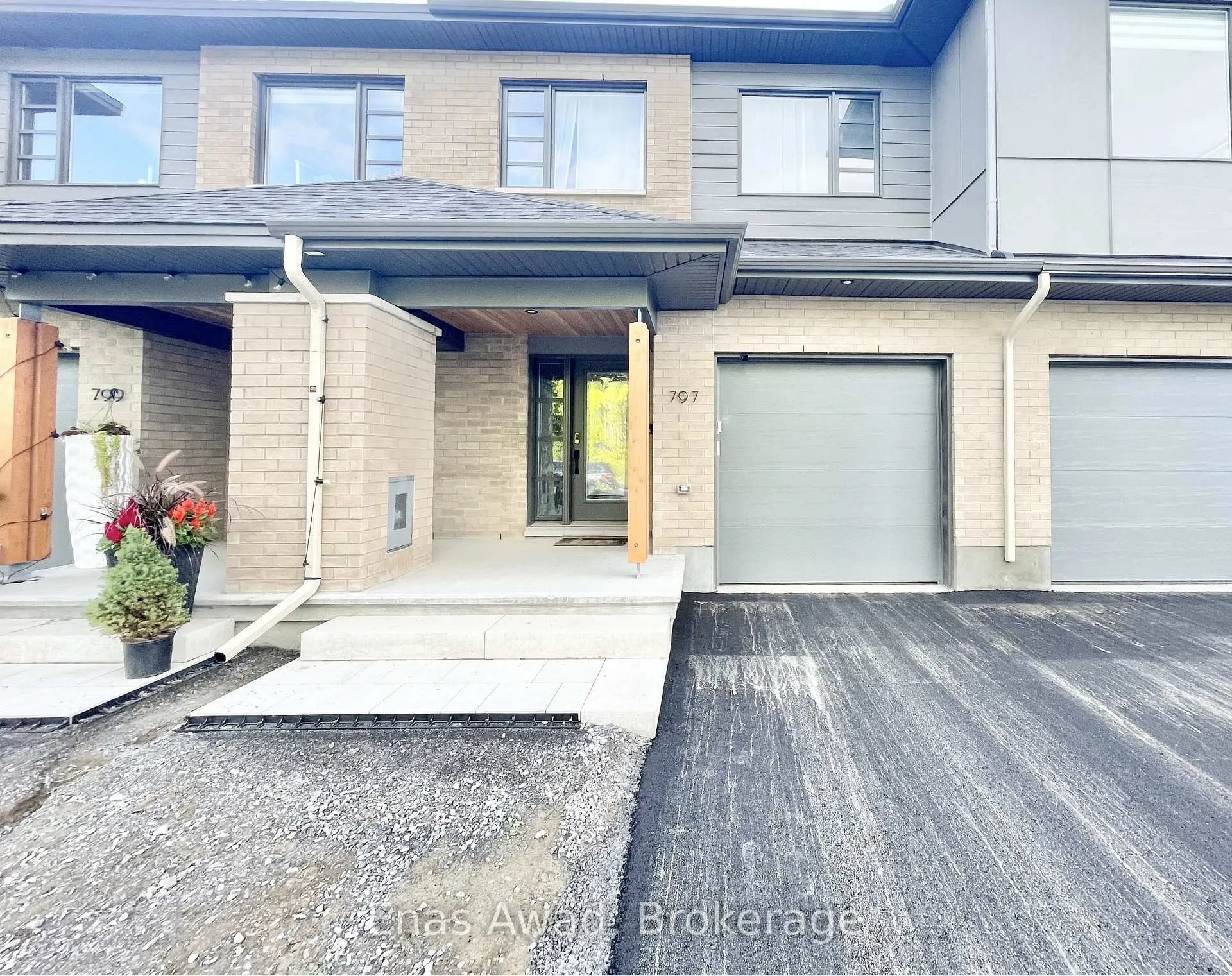 Photo 1 of 797 Brian Good Avenue, Ottawa, Riverside South/Gloucester Glen — HOMEH