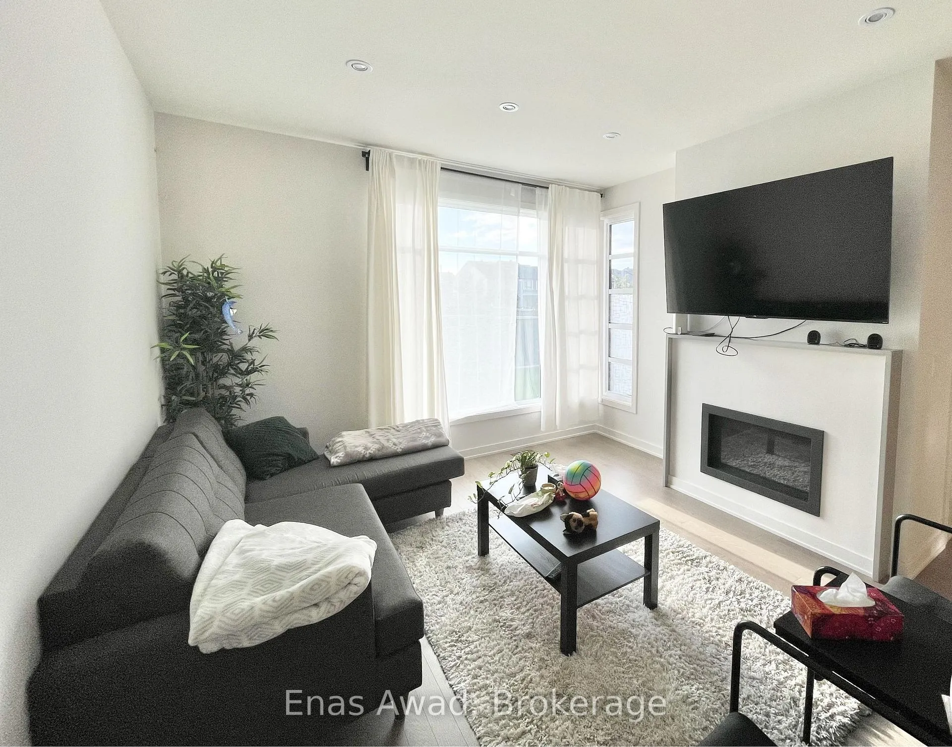 Photo 4 of 797 Brian Good Avenue, Ottawa, Riverside South/Gloucester Glen — HOMEH