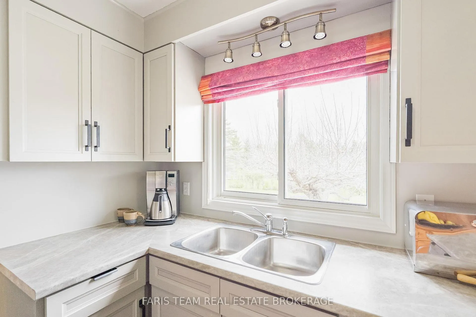 Photo 8 of 506 Line 11 S, Oro-Medonte, Hawkestone — HOMEH