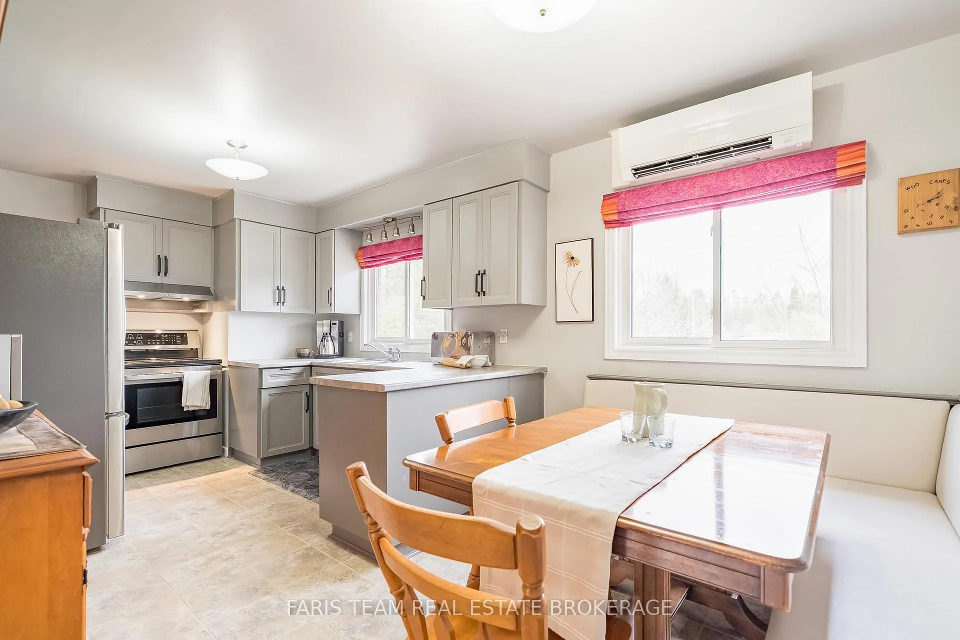 Photo 11 of 506 Line 11 S, Oro-Medonte, Hawkestone — HOMEH