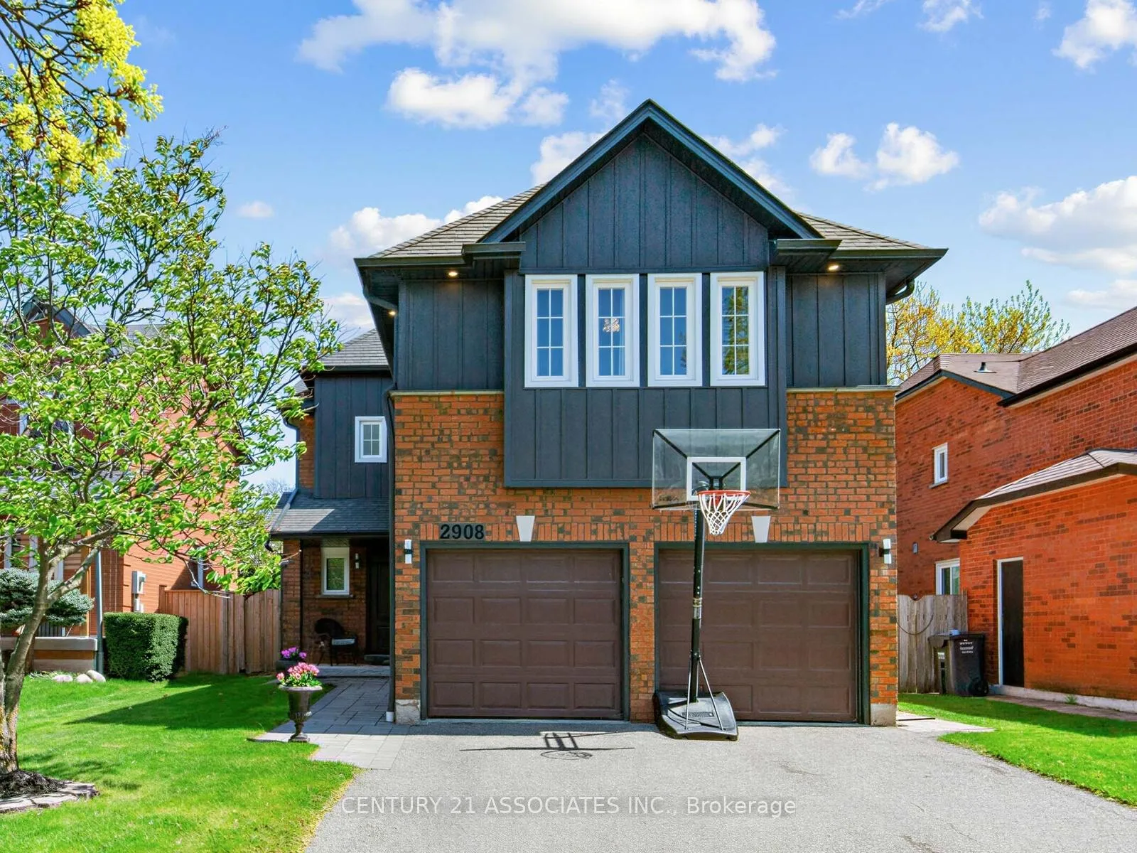 Photo 1 of 2908 Tradewind Drive, Mississauga, Meadowvale — HOMEH