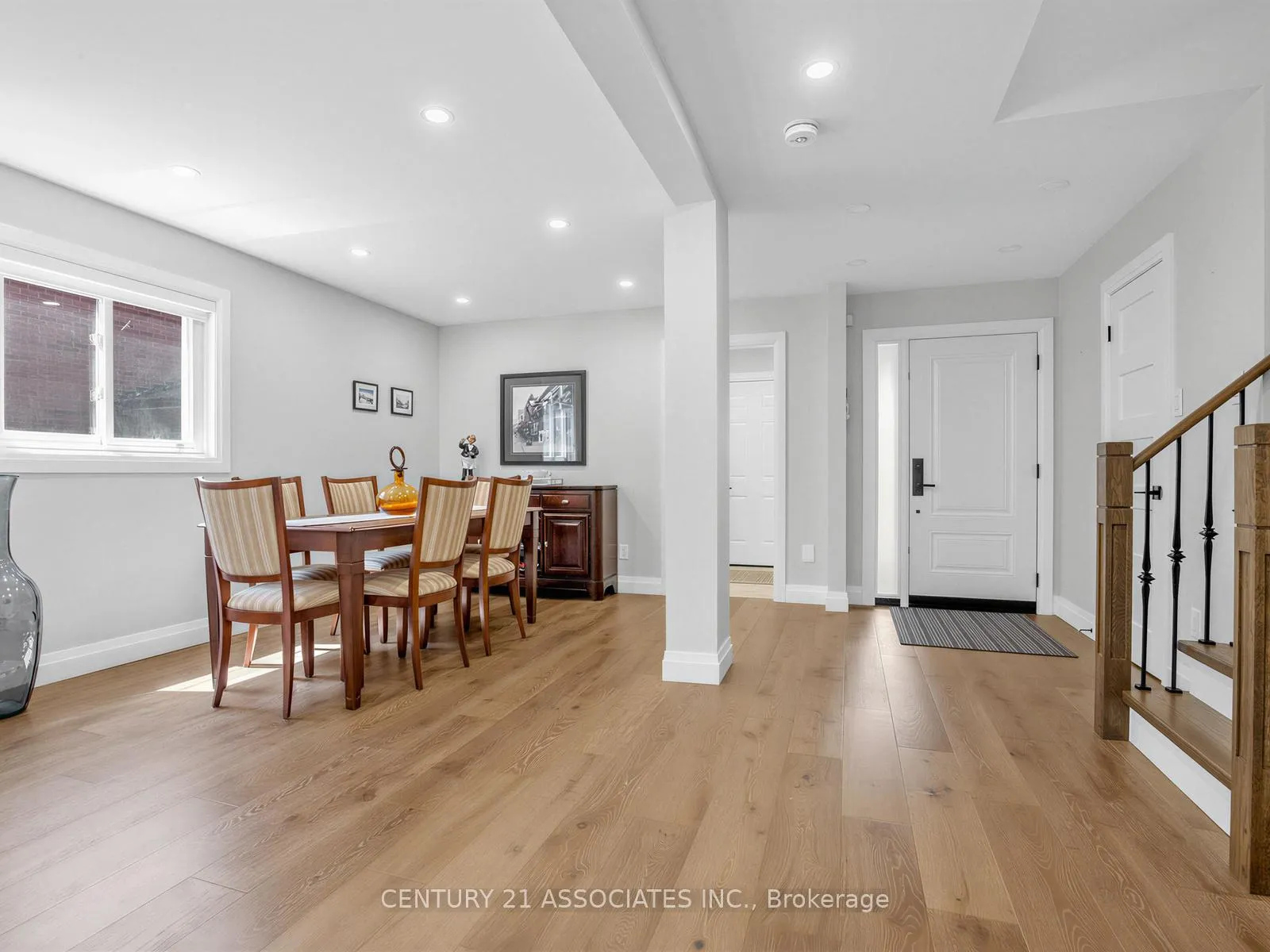 Photo 4 of 2908 Tradewind Drive, Mississauga, Meadowvale — HOMEH