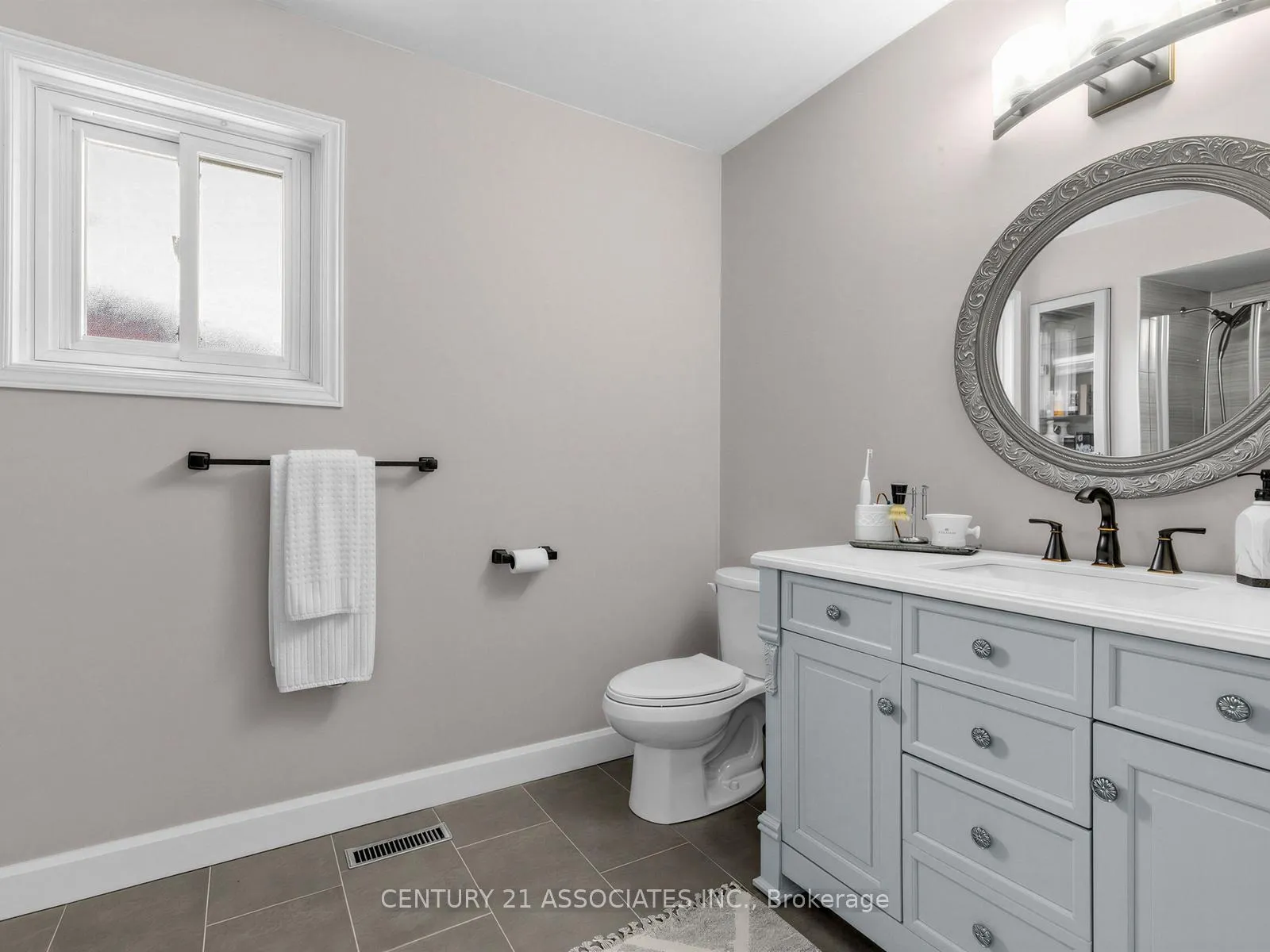 Photo 30 of 2908 Tradewind Drive, Mississauga, Meadowvale — HOMEH