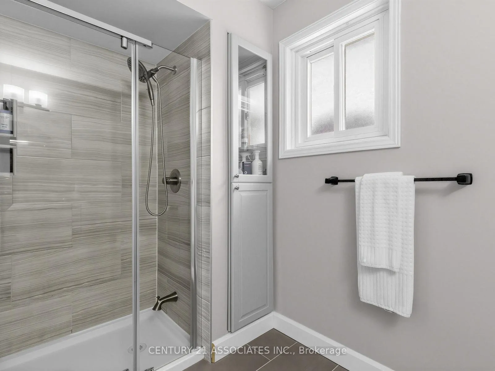 Photo 31 of 2908 Tradewind Drive, Mississauga, Meadowvale — HOMEH