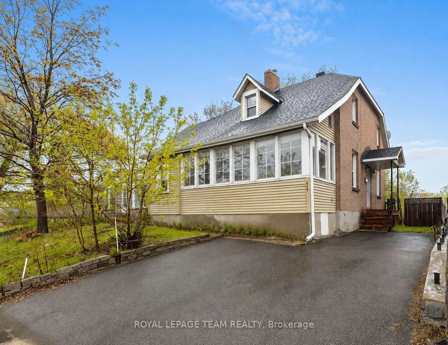 Photo 1 of 910 Pinecrest Road, Ottawa, Fairfield Heights — HOMEH