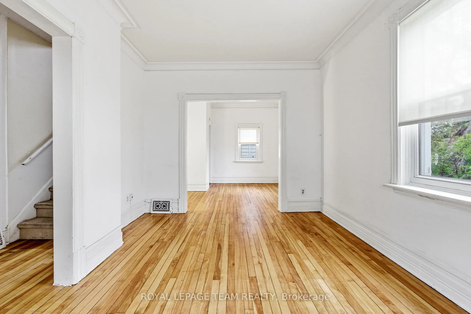 Photo 7 of 910 Pinecrest Road, Ottawa, Fairfield Heights — HOMEH