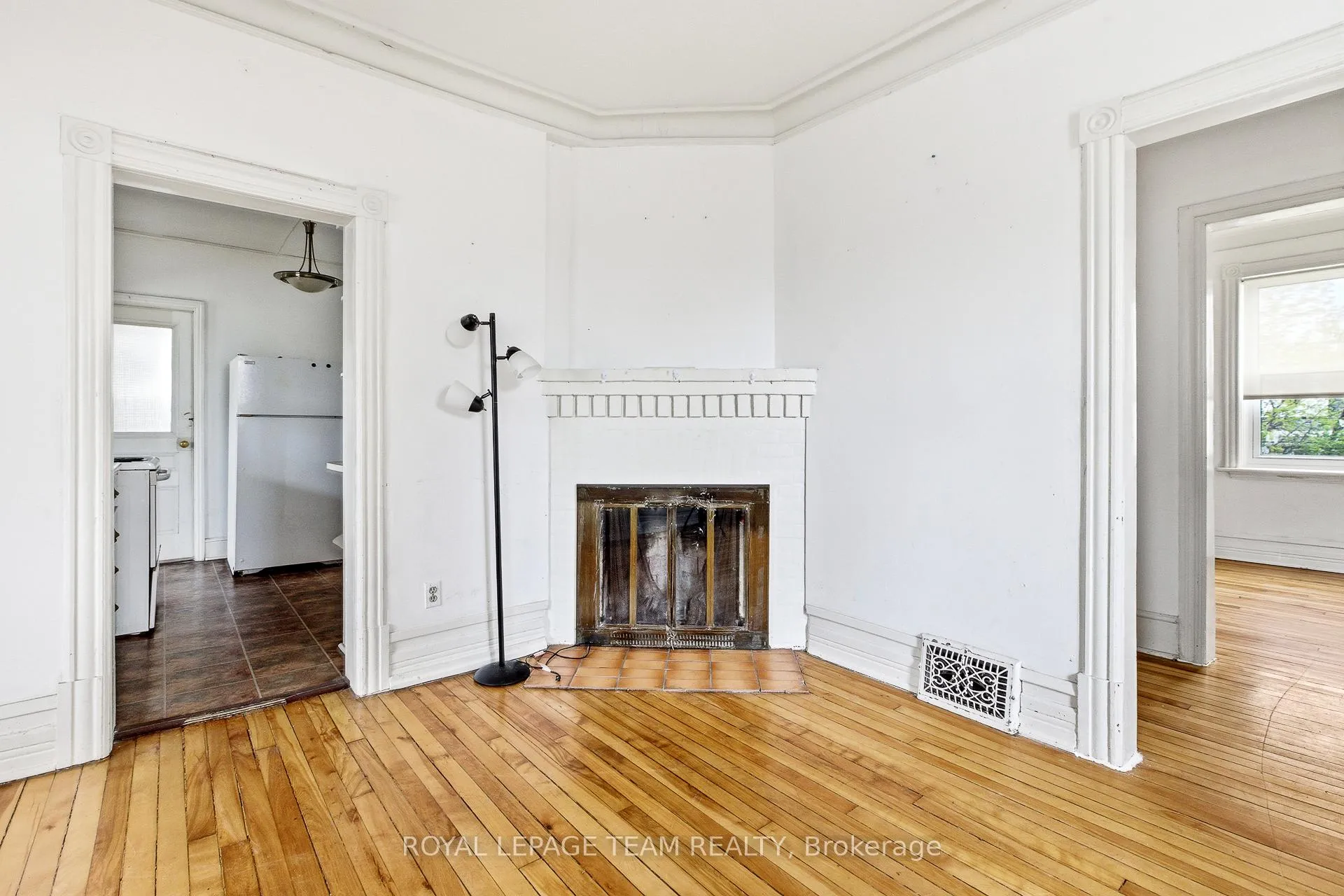Photo 9 of 910 Pinecrest Road, Ottawa, Fairfield Heights — HOMEH