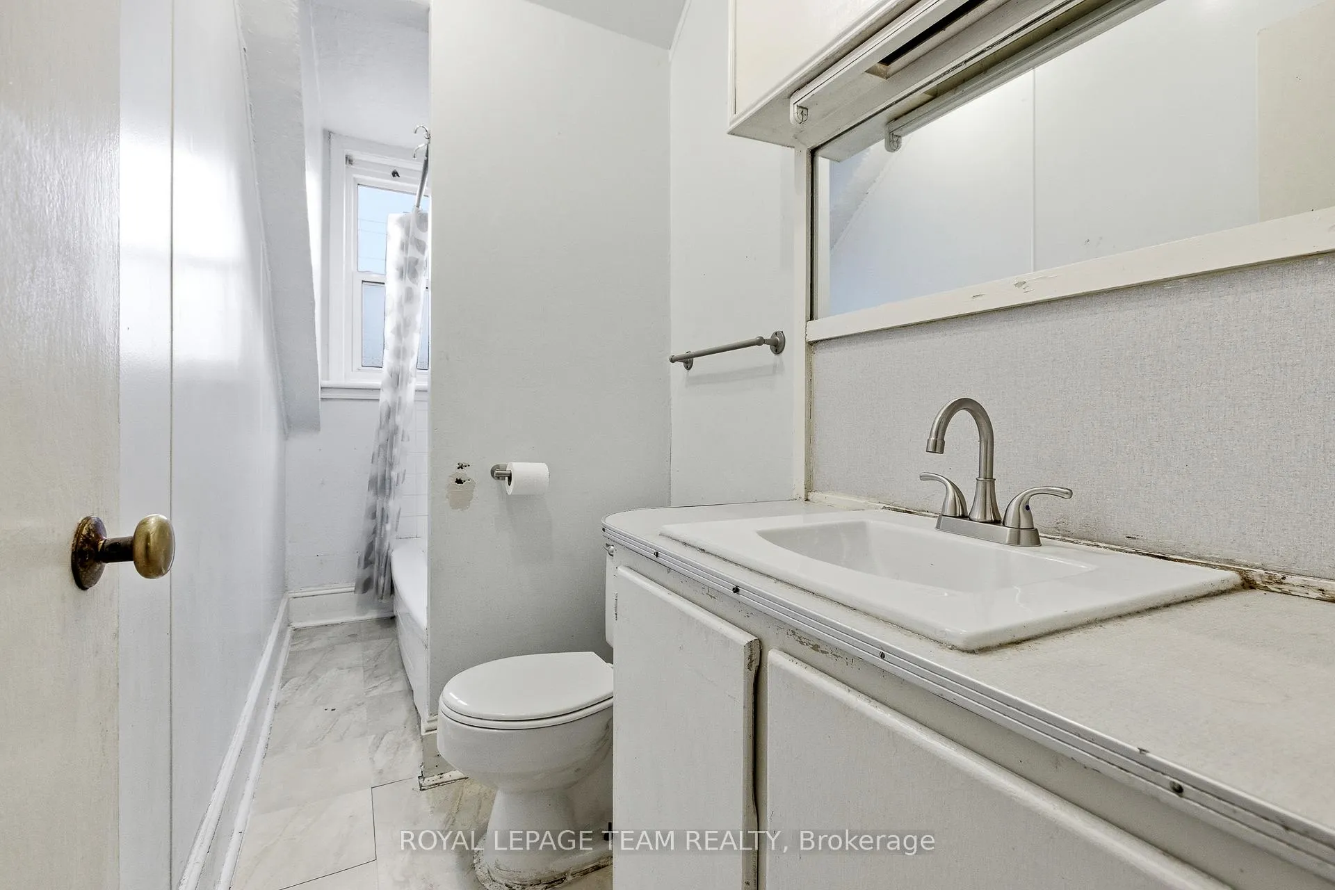 Photo 20 of 910 Pinecrest Road, Ottawa, Fairfield Heights — HOMEH