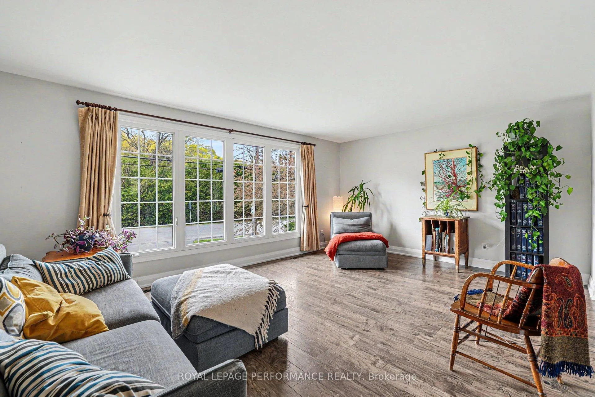 Photo 3 of 26 Delong Drive, Ottawa, Beacon Hill North — HOMEH