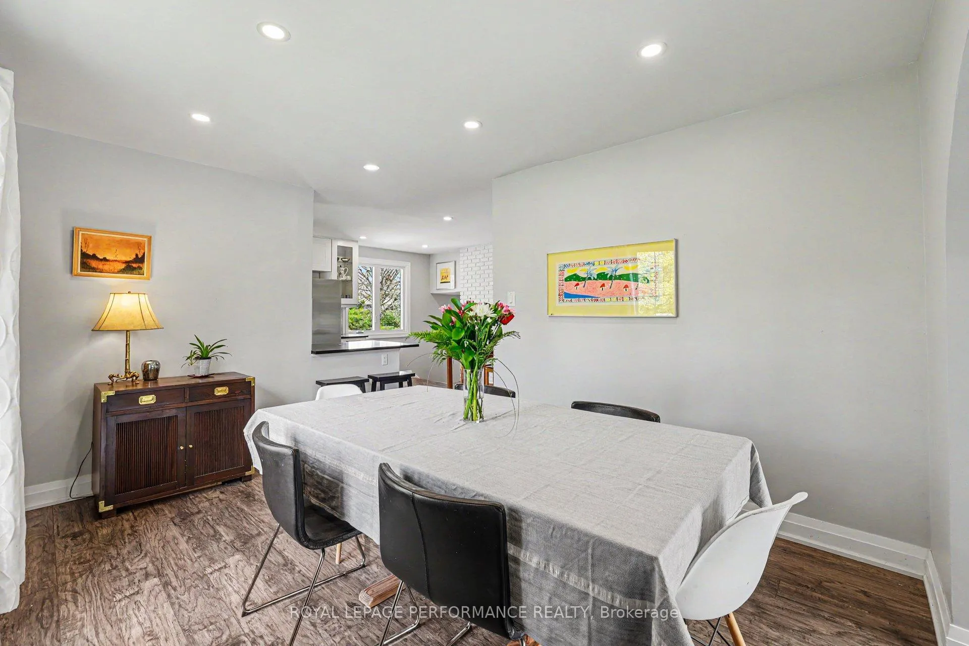 Photo 8 of 26 Delong Drive, Ottawa, Beacon Hill North — HOMEH