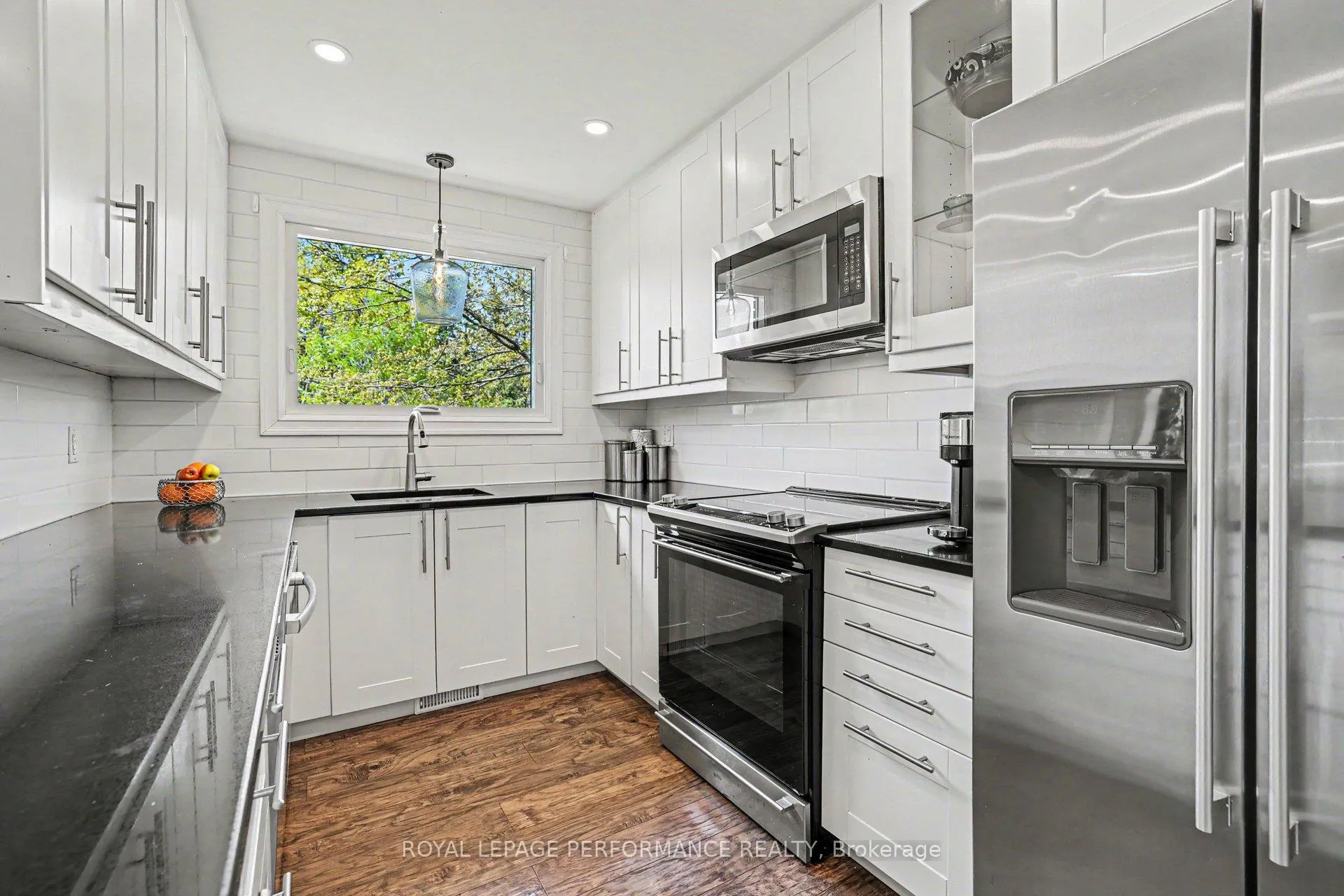 Photo 10 of 26 Delong Drive, Ottawa, Beacon Hill North — HOMEH